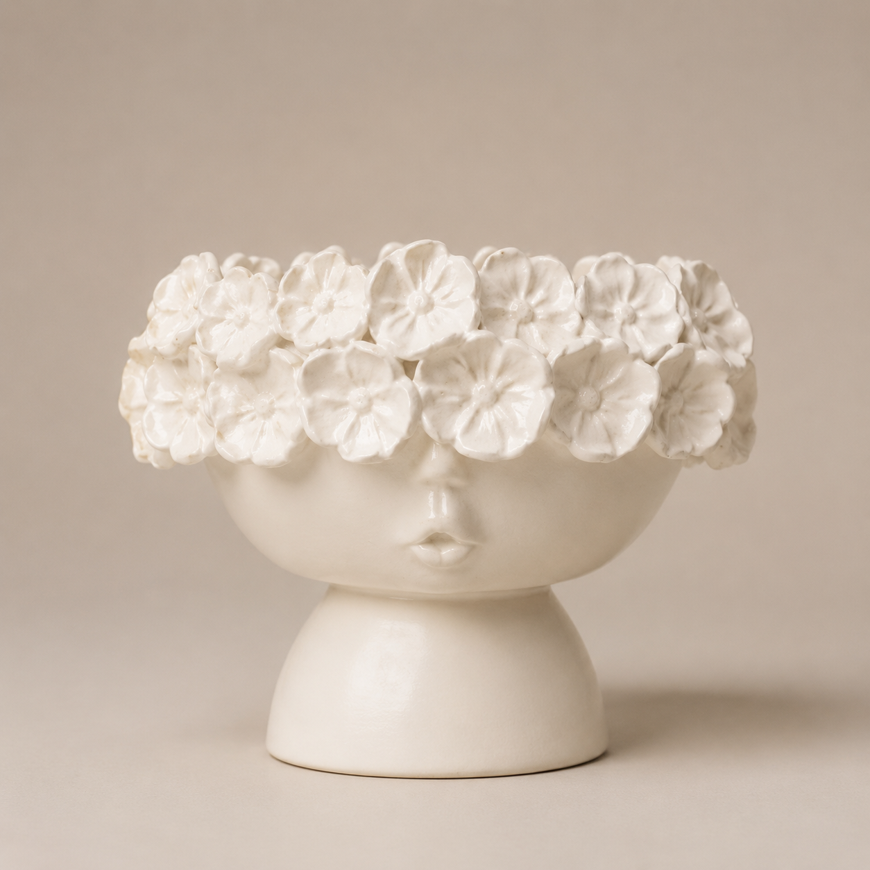 Flower Crown Face Bowl in white with white flowers